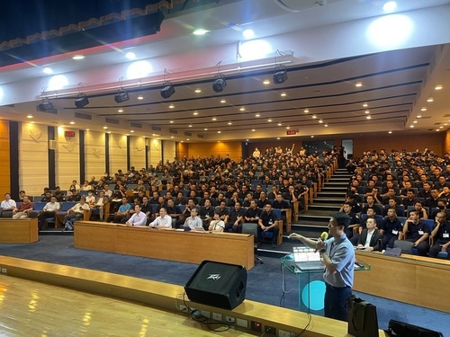 鄭國隆副大隊長為學生們帶來「科技偵查案例與思維」專題演講